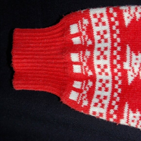 UGLY Winn Dixie Sweater Women's Medium Christmas - Picture 7 of 8